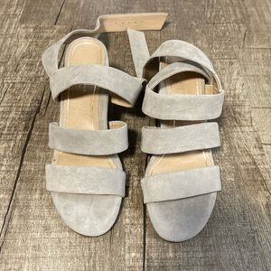 Vionic grey suede heels